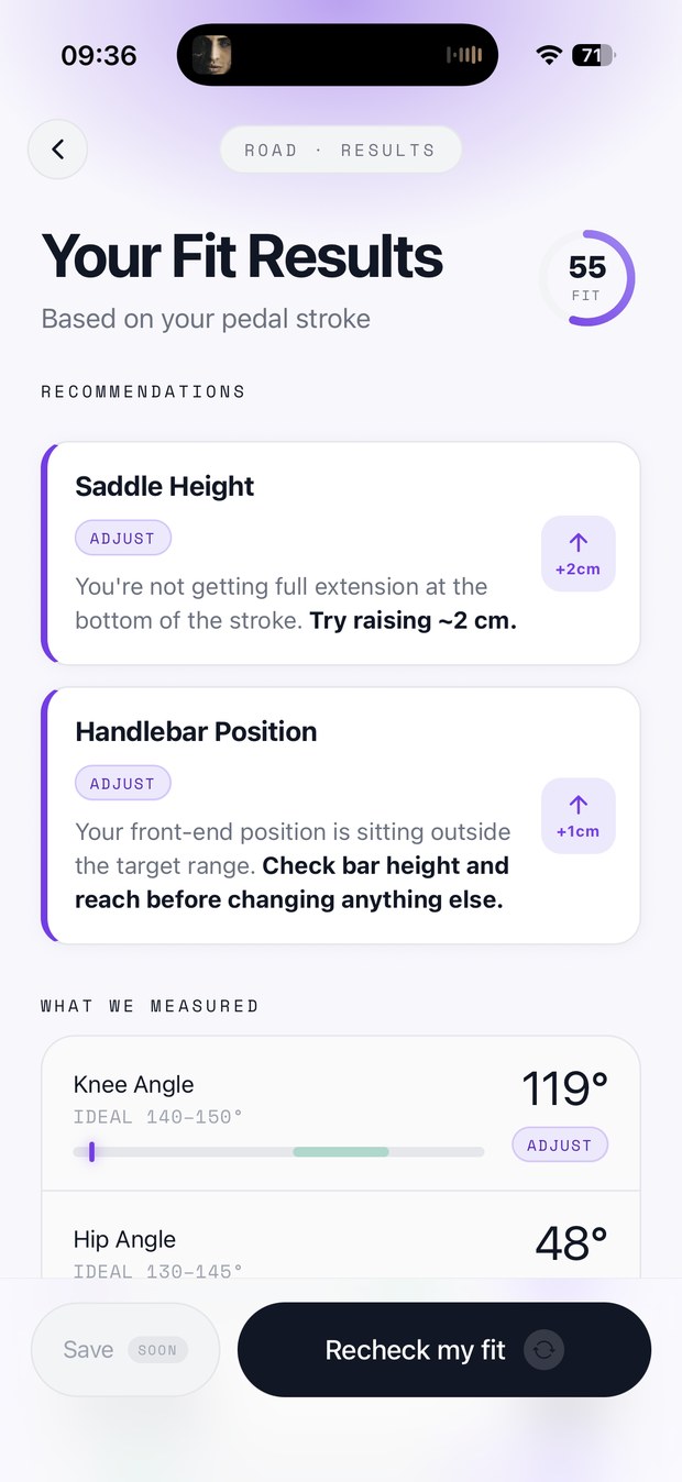 Velora's results screen: a saddle height recommendation to raise by 2 cm, and measured knee and hip angles against their ideal ranges.